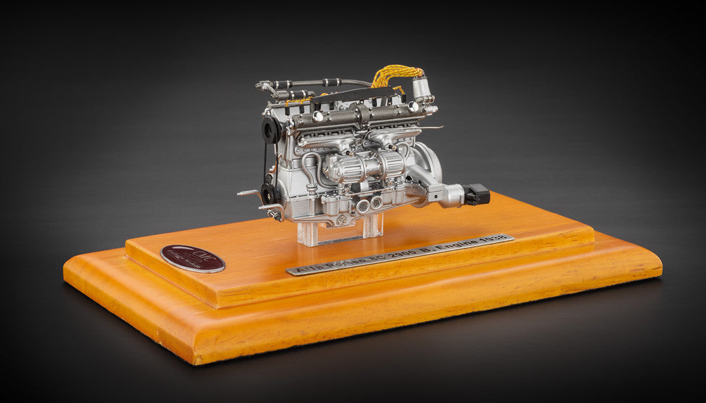 CMC M-131 Alfa Romeo 8C 2900B Engine with Showcase, 1:18