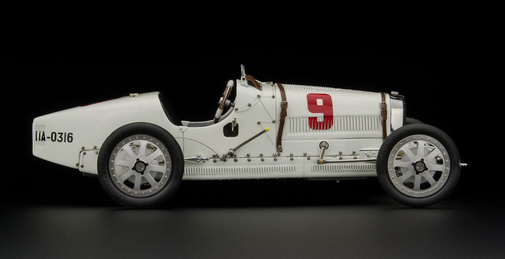 CMC M-100-005 Bugatti T35, 1924 Nation Colour Project - Germany, 1:18