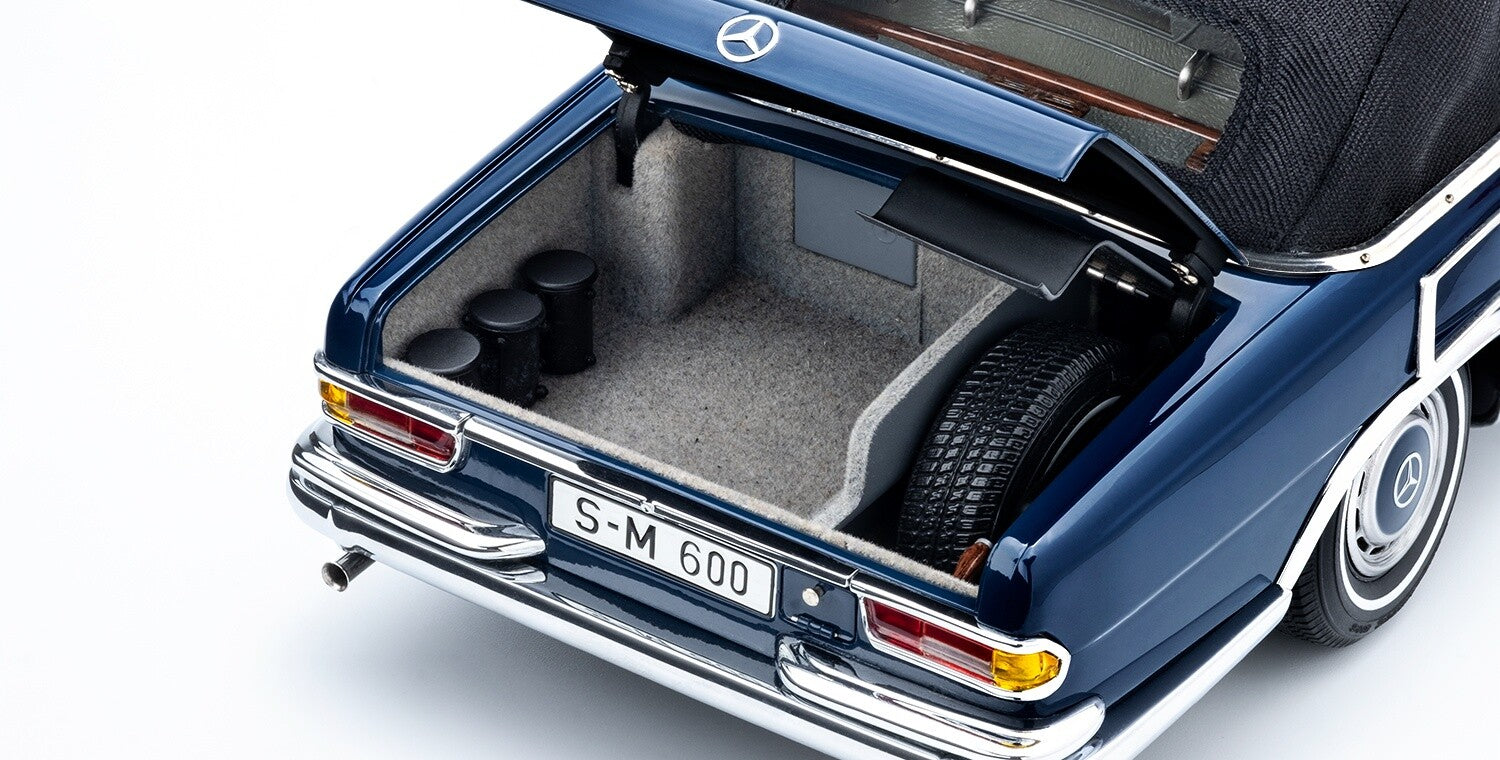 CMC M-205 Mercedes-Benz 600 Pullman (W100) Landaulet w/ Functional Softtop, 1:18