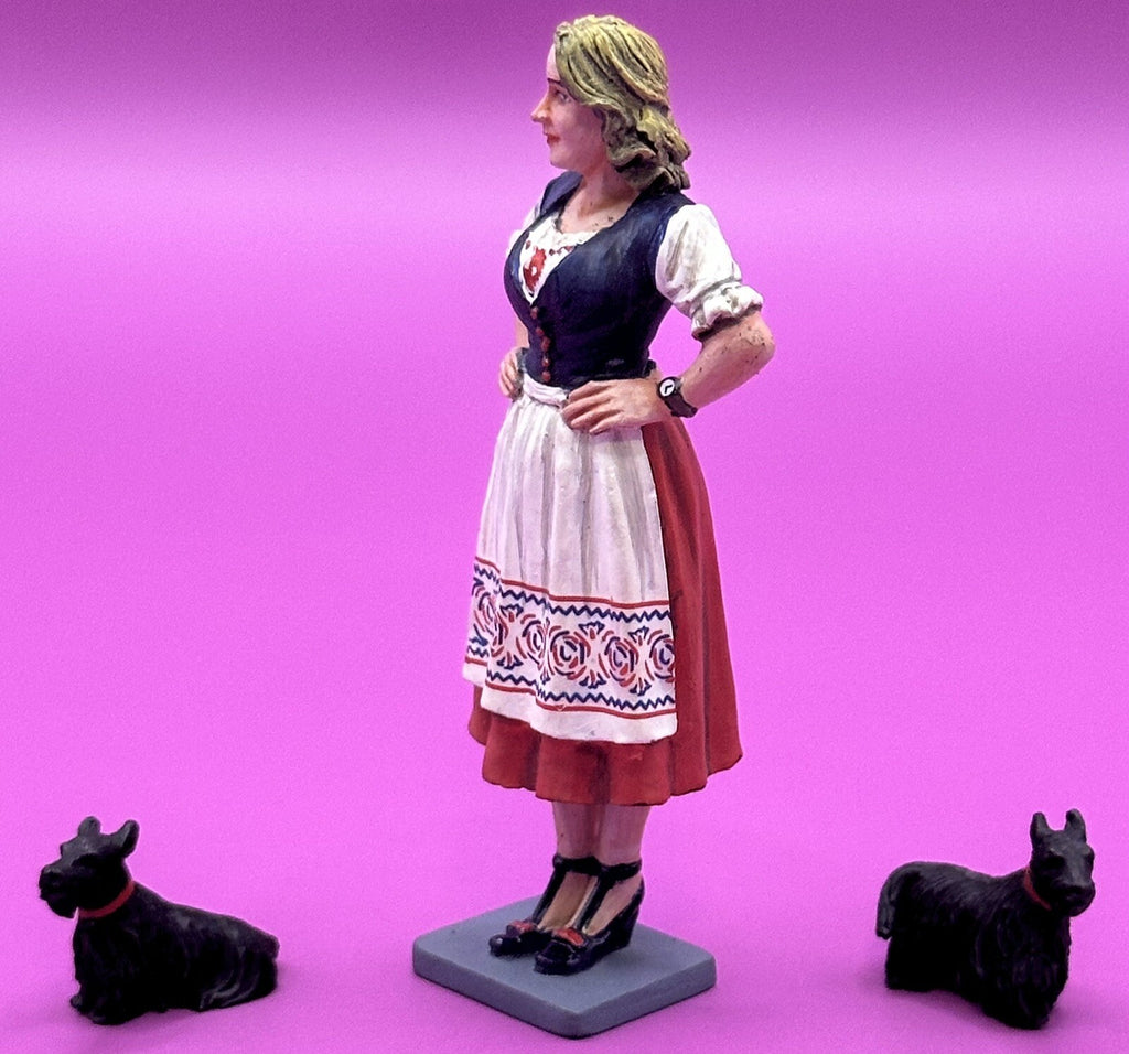 King & Country LAH225 Eva Braun & Her Dogs - MIB
