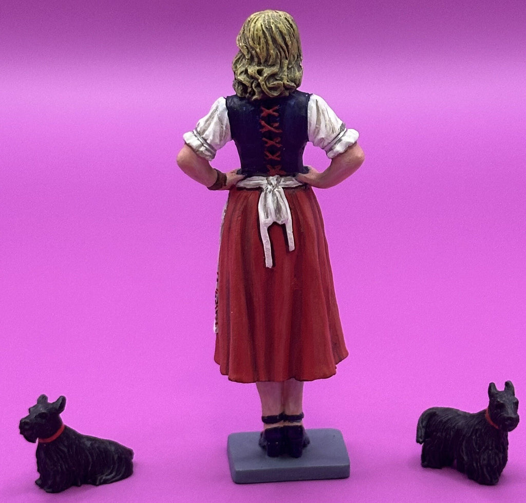King & Country LAH225 Eva Braun & Her Dogs - MIB