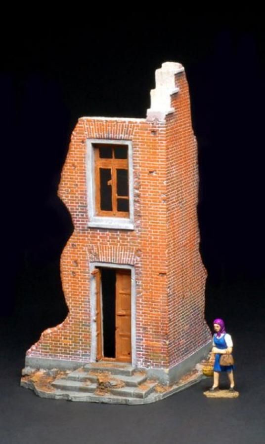 Figarti D9024B The Ruined Two Story Brick Building MIB Retired