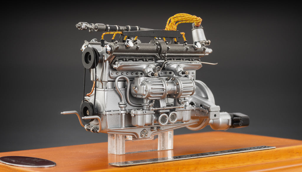 CMC M-131 Alfa Romeo 8C 2900B Engine with Showcase, 1:18