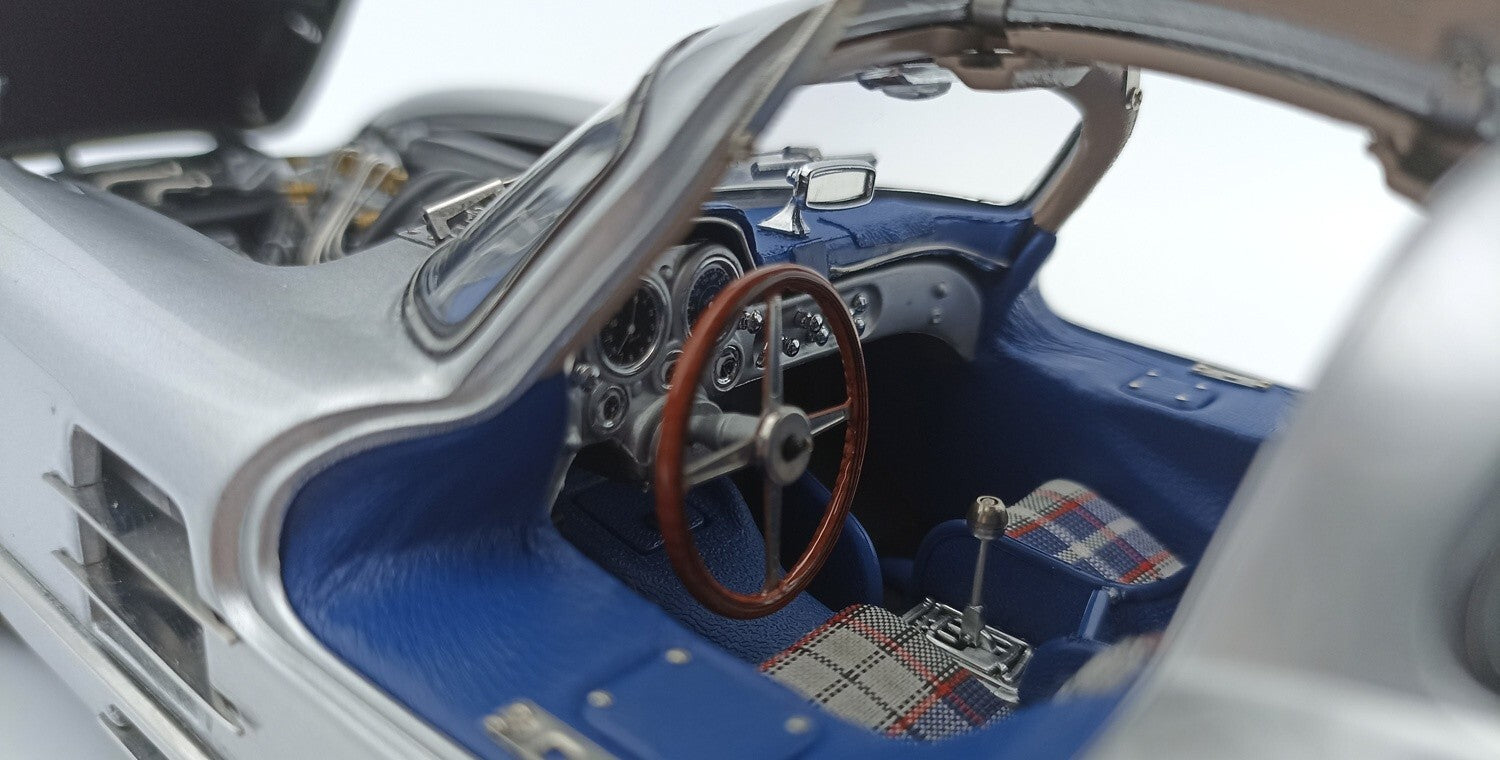CMC M-245 Mercedes-Benz 300SL Coupe, RAC Tourist 1955, 1:18. LE 1,000