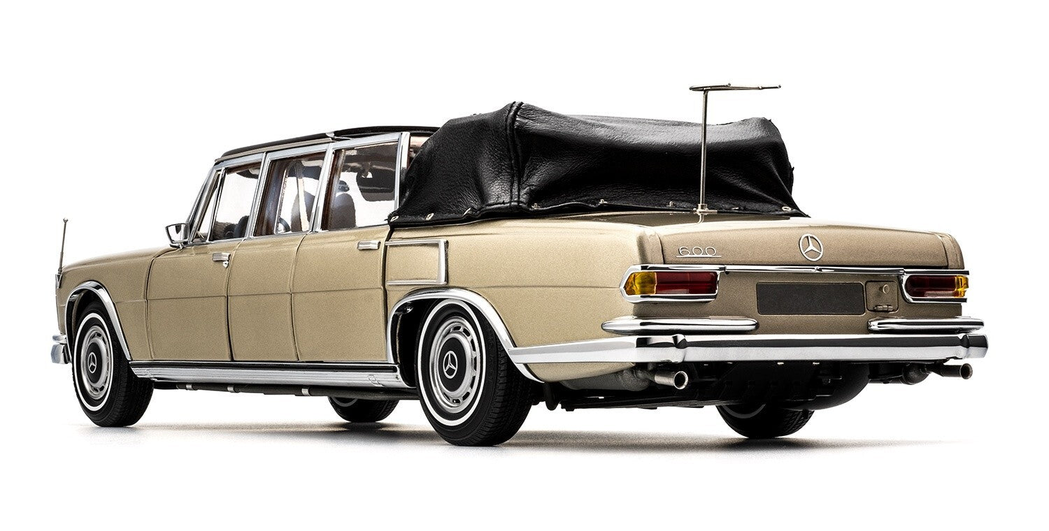 CMC M-217 Mercedes-Benz 600 Pullman Limousine Landaulet Two-tone, 1:18 LE 800