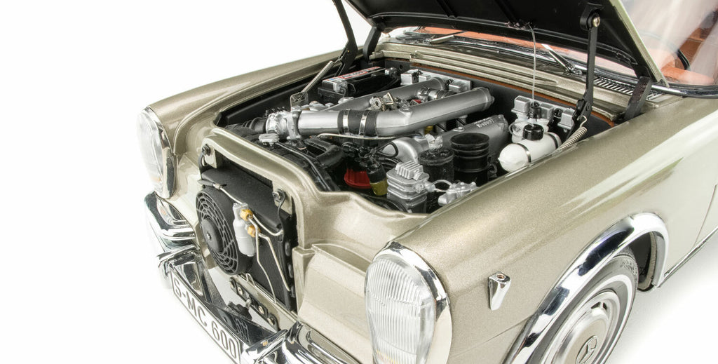 CMC M-204 Mercedes-Benz 600 Pullman W 100 Limousine w/ Sunroof, 1963-1981, 1:18