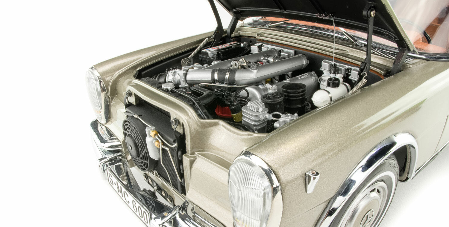 CMC M-204 Mercedes-Benz 600 Pullman W 100 Limousine w/ Sunroof, 1963-1981, 1:18