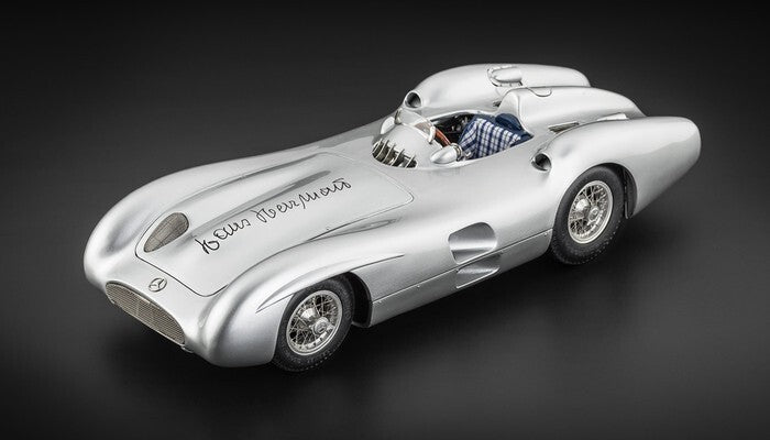 CMC M-137 Mercedes-Benz W196R, Streamliner, 1954 Hans Herrmann Signed Ed, 1:18